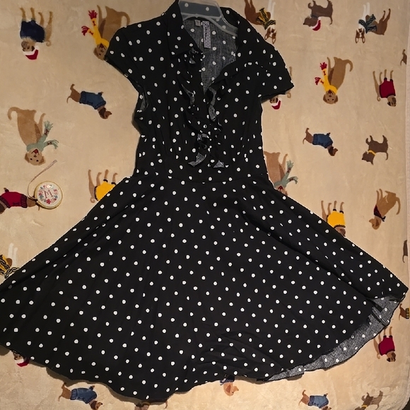 Retro 50's Pinup Black and White Polka Dot   Dress - Picture 12 of 14